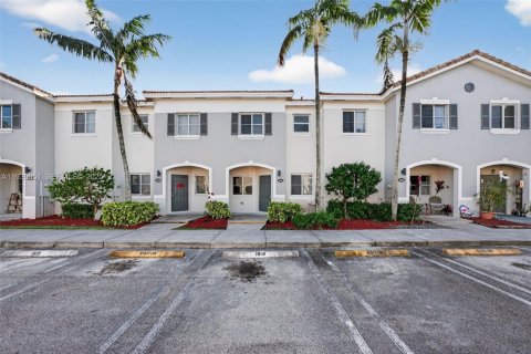 Townhouse in Homestead, Florida 2 bedrooms, 108.32 sq.m. № 1991743 - photo 3