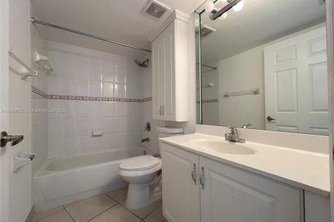 Купить кондоминиум в Майами, Флорида 2 спальни, 80.36м2, № 1850742 - фото 20