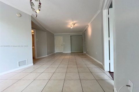 Купить кондоминиум в Майами, Флорида 2 спальни, 80.36м2, № 1850742 - фото 5