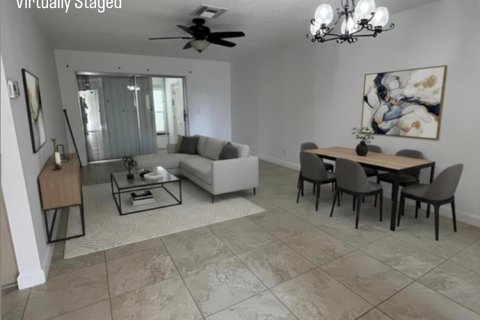 Condominio en West Palm Beach, Florida, 2 dormitorios  № 2084617
