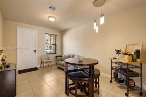 Купить таунхаус в Майами, Флорида 3 спальни, 142.14м2, № 2048387 - фото 3