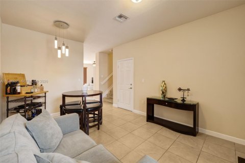 Купить таунхаус в Майами, Флорида 3 спальни, 142.14м2, № 2048387 - фото 4