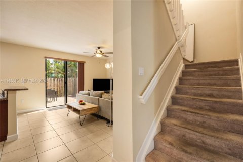 Купить таунхаус в Майами, Флорида 3 спальни, 142.14м2, № 2048387 - фото 5