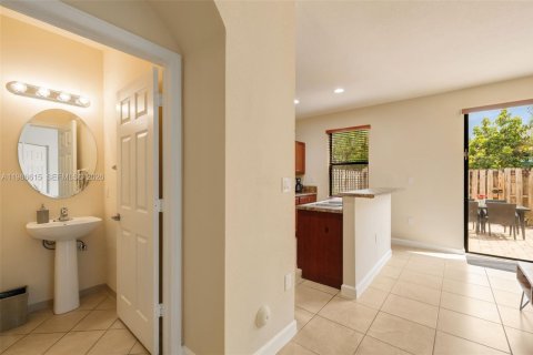 Купить таунхаус в Майами, Флорида 3 спальни, 142.14м2, № 2048387 - фото 6