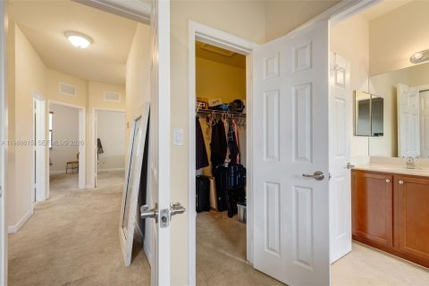 Купить таунхаус в Майами, Флорида 3 спальни, 142.14м2, № 2048387 - фото 30