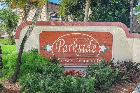 Adosado en Coral Springs, Florida 3 dormitorios, 133.22 m2 № 2250199