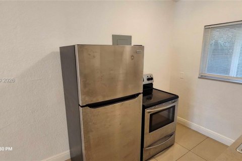 Appartement à louer à Bay Harbor Islands, Floride: 1 chambre, 70.61 m2 № 2028465 - photo 3