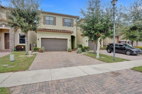 Casa en venta en Tamarac, Florida, 3 dormitorios, 171.13 m2 № 2395498 - foto 5