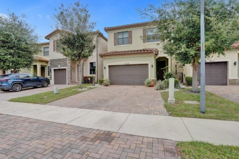 Casa en venta en Tamarac, Florida, 3 dormitorios, 171.13 m2 № 2395498 - foto 6