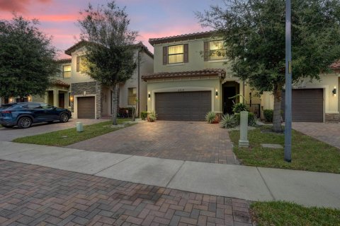 Casa en Tamarac, Florida 3 dormitorios, 171.13 m2 № 2395498