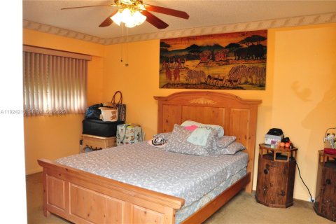 Condominio en venta en Pembroke Pines, Florida, 2 dormitorios, 97.73 m2 № 1984596 - foto 7