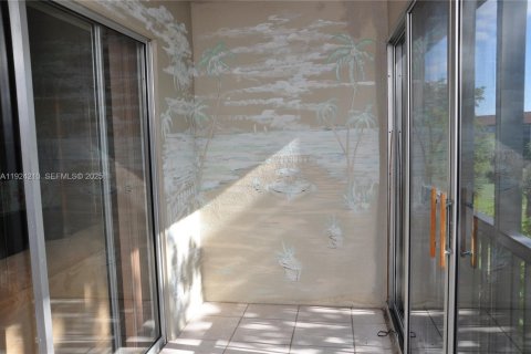 Condominio en venta en Pembroke Pines, Florida, 2 dormitorios, 97.73 m2 № 1984596 - foto 6