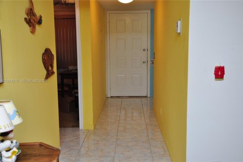 Condominio en venta en Pembroke Pines, Florida, 2 dormitorios, 97.73 m2 № 1984596 - foto 13