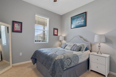 House in Vero Beach, Florida 3 bedrooms, 162.67 sq.m. № 2083326 - photo 13
