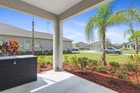 House in Vero Beach, Florida 3 bedrooms, 162.67 sq.m. № 2083326 - photo 16