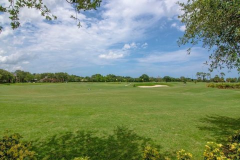House in Vero Beach, Florida 3 bedrooms, 162.67 sq.m. № 2083326 - photo 23