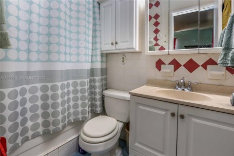 Купить виллу или дом в Холливуд, Флорида 3 спальни, 132.85м2, № 2058419 - фото 20