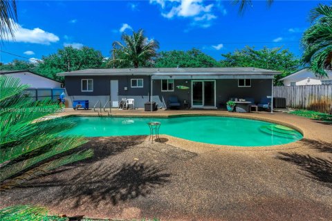 Купить виллу или дом в Холливуд, Флорида 3 спальни, 132.85м2, № 2058419 - фото 2