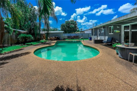 Купить виллу или дом в Холливуд, Флорида 3 спальни, 132.85м2, № 2058419 - фото 22