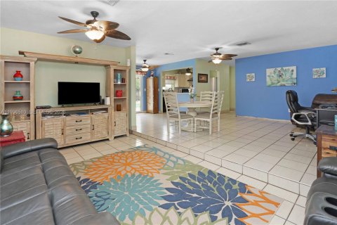 Купить виллу или дом в Холливуд, Флорида 3 спальни, 132.85м2, № 2058419 - фото 7