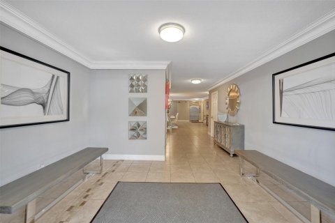 Condominio en venta en Pompano Beach, Florida, 2 dormitorios, 72.46 m2 № 1209298 - foto 1