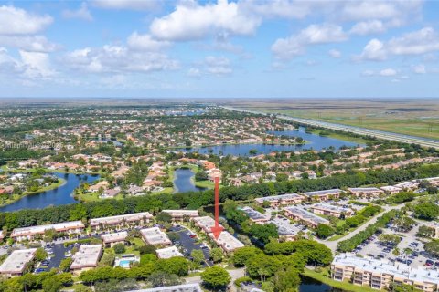 Condo in Weston, Florida, 2 bedrooms  № 1896855 - photo 30