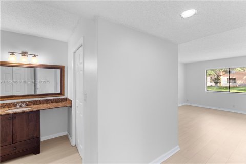 Condo in Weston, Florida, 2 bedrooms  № 1896855 - photo 18