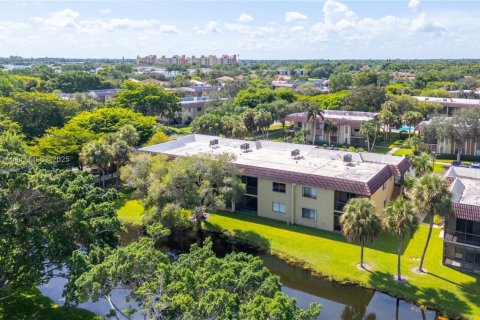 Condo in Weston, Florida, 2 bedrooms  № 1896855 - photo 27