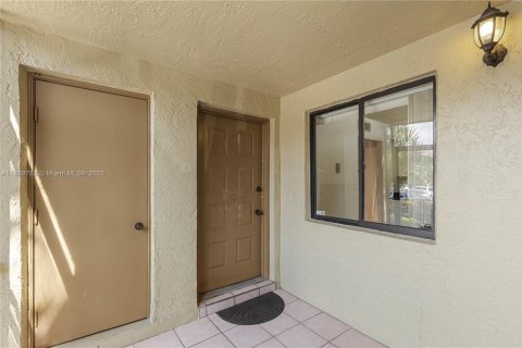 Condo in Weston, Florida, 2 bedrooms  № 1896855 - photo 3