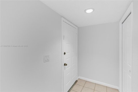 Condo in Weston, Florida, 2 bedrooms  № 1896855 - photo 6