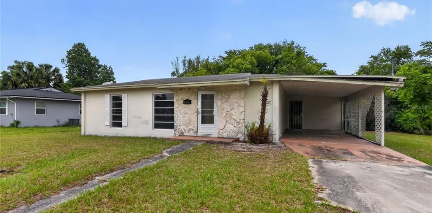 Villa ou maison à Deltona, Floride 2 chambres, 75.81 m2 № 2149441
