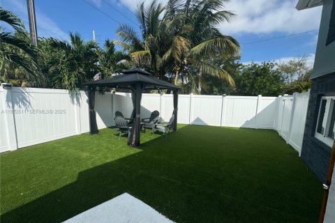 Propiedad comercial en venta en Fort Lauderdale, Florida № 1991047 - foto 4