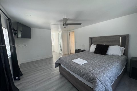 Propiedad comercial en venta en Fort Lauderdale, Florida № 1991047 - foto 10