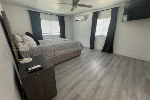 Propiedad comercial en venta en Fort Lauderdale, Florida № 1991047 - foto 7