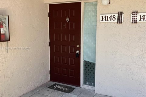 Condo in Miami, Florida, 1 bedroom  № 1994888 - photo 2