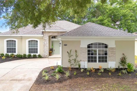 House in Clermont, Florida 3 bedrooms, 172.15 sq.m. № 2353382