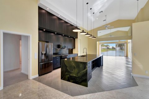 Casa en Boynton Beach, Florida 3 dormitorios, 252.51 m2 № 2088198