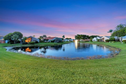 Casa en venta en Boynton Beach, Florida, 3 dormitorios, 252.51 m2 № 2088198 - foto 2