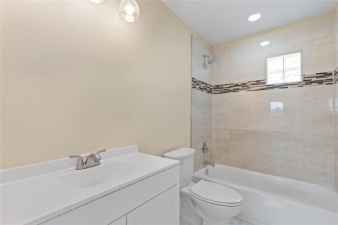 Купить виллу или дом в Тарпон-Спрингс, Флорида 13 комнат, 256.6м2, № 2205972 - фото 12
