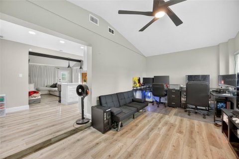 House in Kissimmee, Florida 3 bedrooms, 128.67 sq.m. № 1904759 - photo 10