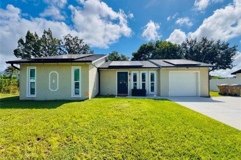 House in Kissimmee, Florida 3 bedrooms, 128.67 sq.m. № 1904759 - photo 1