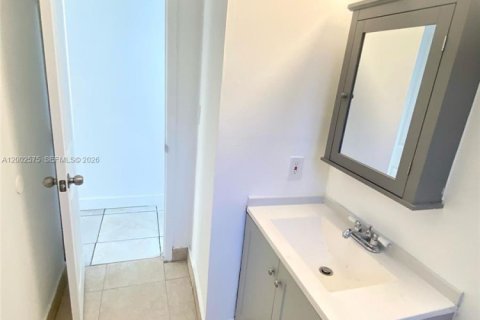 House in North Lauderdale, Florida 3 bedrooms № 2069208 - photo 11