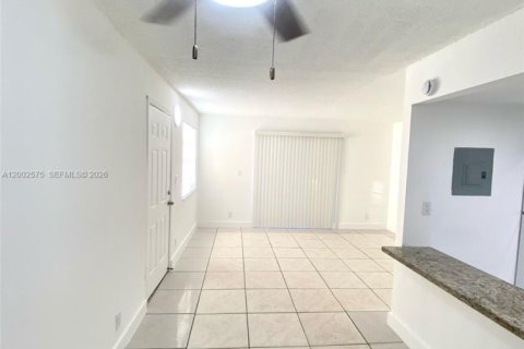 House in North Lauderdale, Florida 3 bedrooms № 2069208 - photo 4