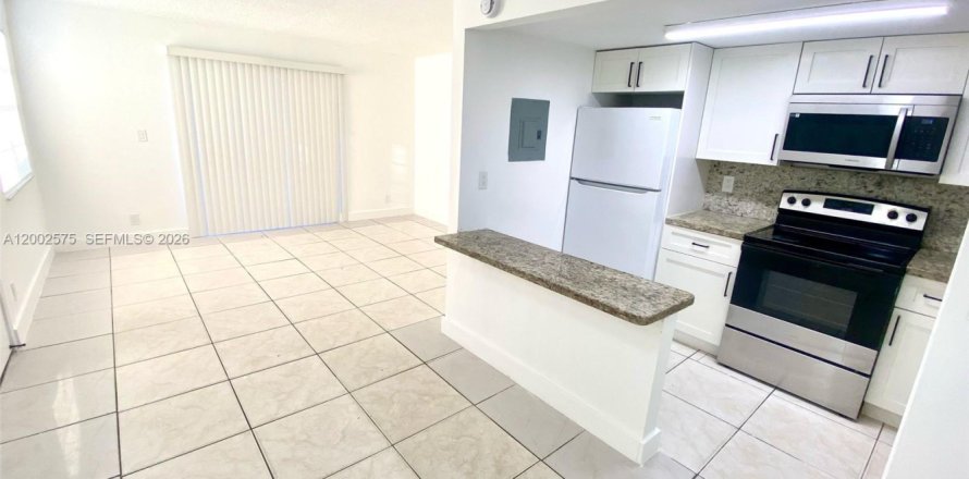 House in North Lauderdale, Florida 3 bedrooms № 2069208