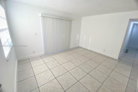 House in North Lauderdale, Florida 3 bedrooms № 2069208 - photo 5