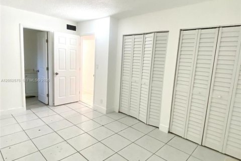 House in North Lauderdale, Florida 3 bedrooms № 2069208 - photo 9