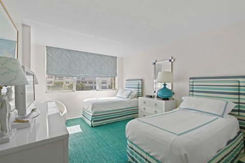 Condo in West Palm Beach, Florida, 3 bedrooms № 2244549 - photo 23