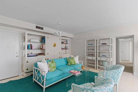 Condo in West Palm Beach, Florida, 3 bedrooms № 2244549 - photo 25