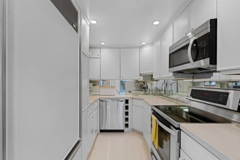 Condo in West Palm Beach, Florida, 3 bedrooms № 2244549 - photo 15