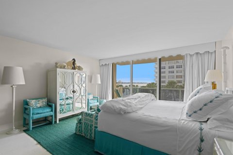 Condo in West Palm Beach, Florida, 3 bedrooms № 2244549 - photo 28